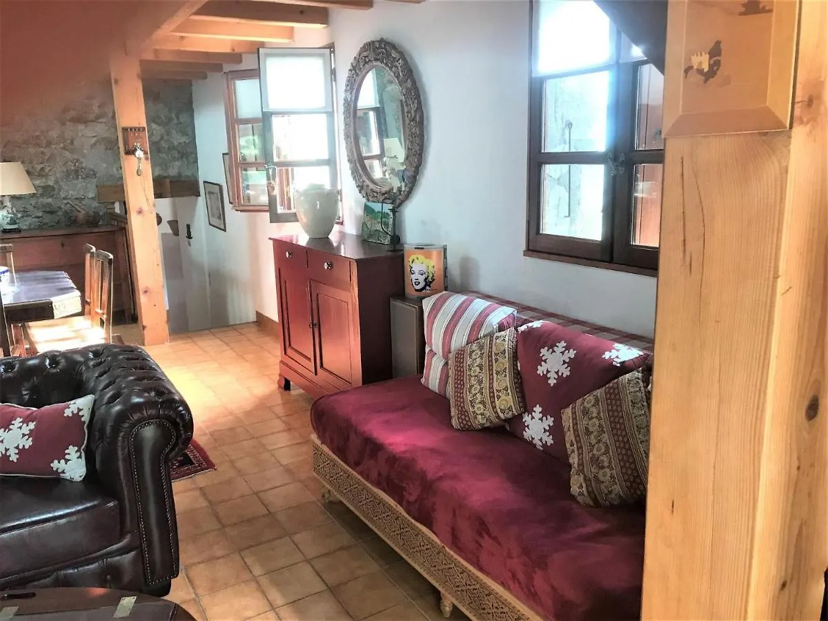 Attractive Holiday Home With Beautiful View Saint-Julien-du-Gua