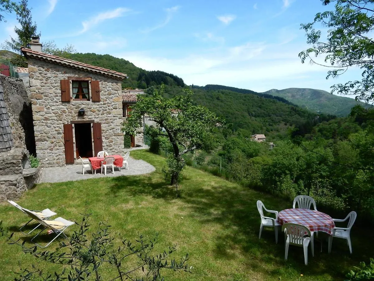 Attractive Holiday Home With Beautiful View Saint-Julien-du-Gua