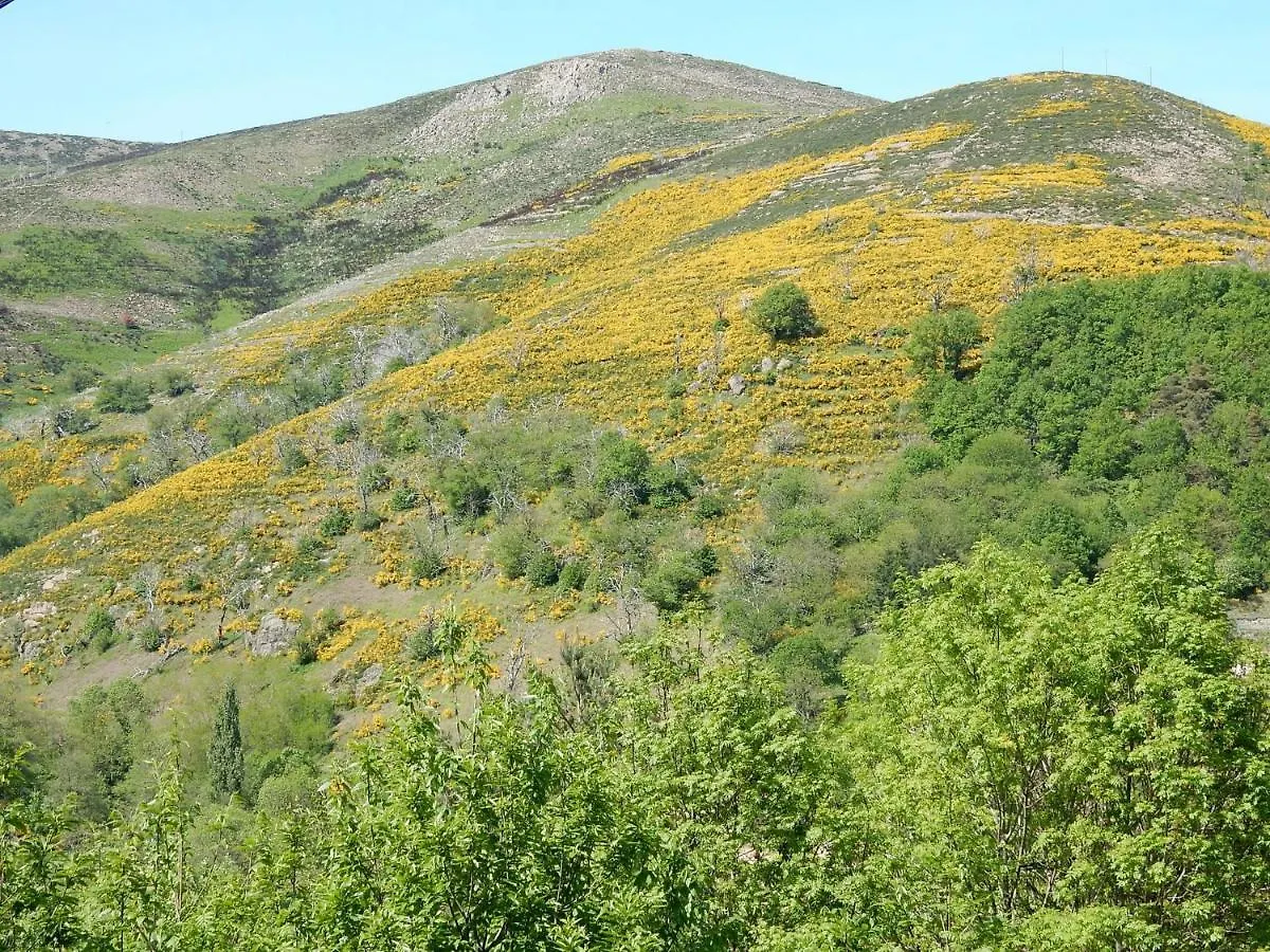 Attractive Holiday Home With Beautiful View Saint-Julien-du-Gua