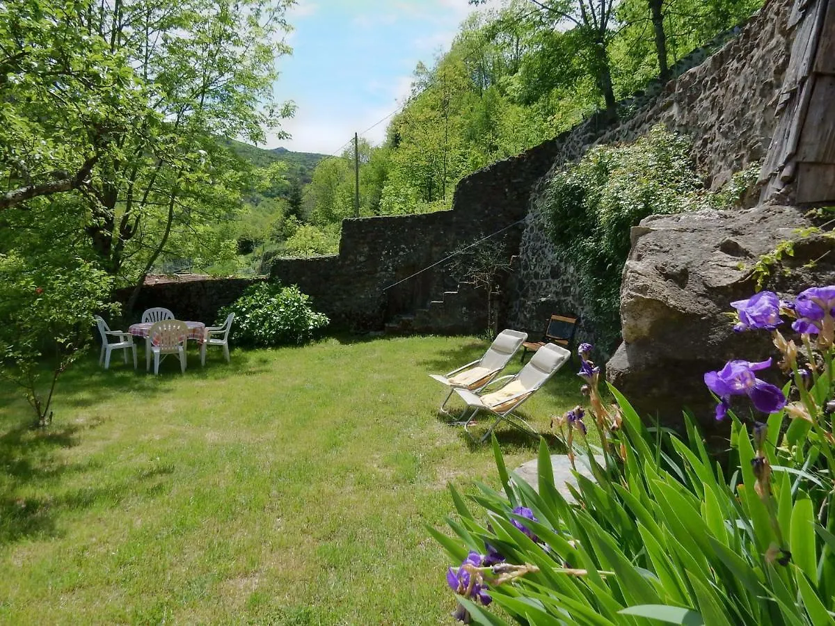 Attractive Holiday Home With Beautiful View Saint-Julien-du-Gua